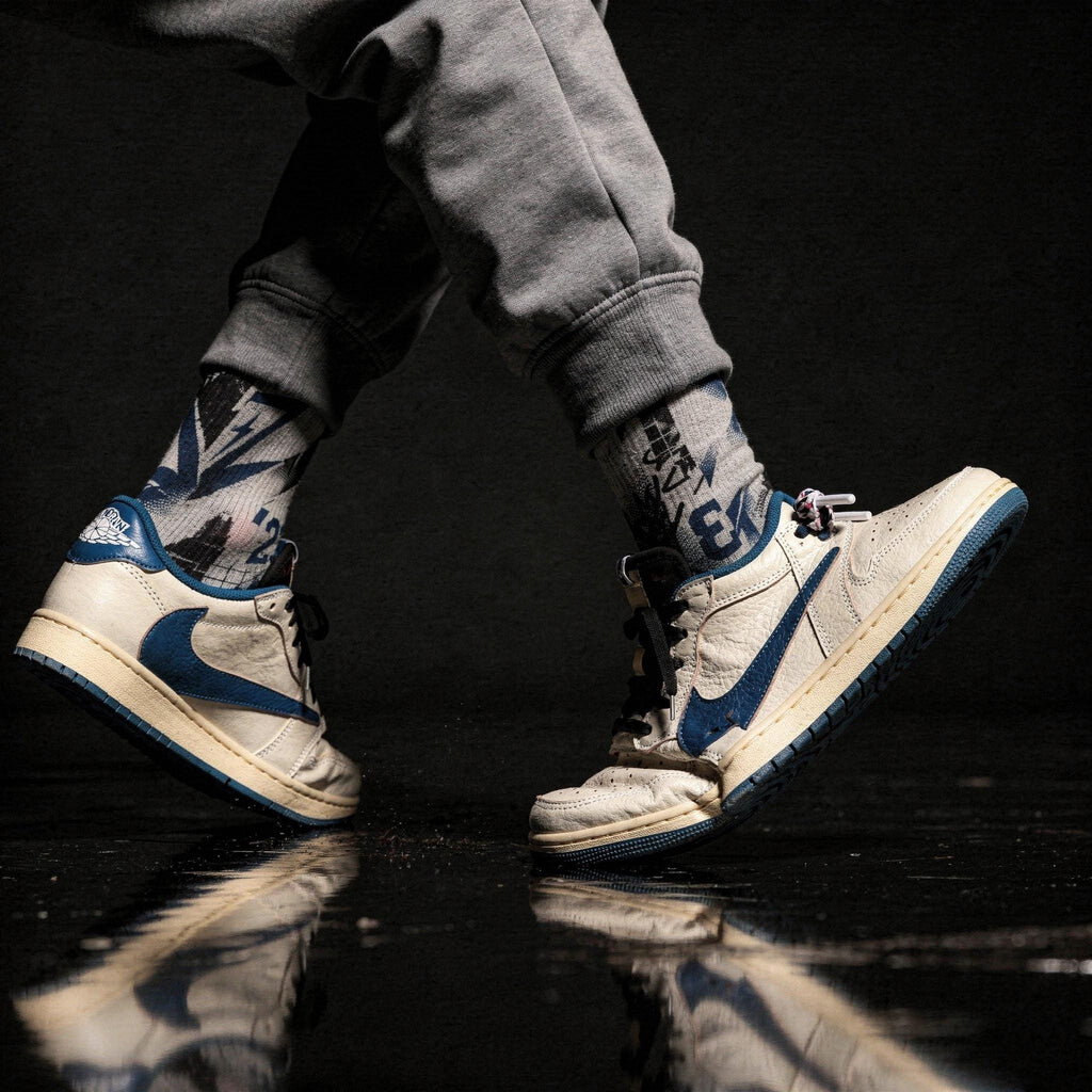 Fragment Design x Travis Scott Jordan 1 Socks: Sail Military Blue Lightning Print